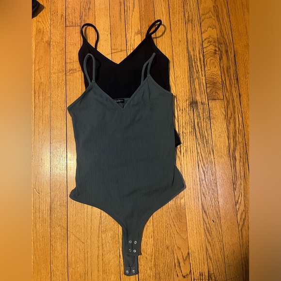 2-Pack Ribbed Bodysuit Olive Green and Black - Picture 3 of 5